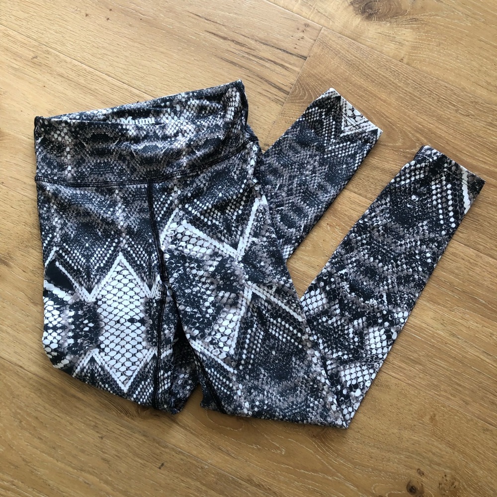 Show Me Your MuMu Snake Print Leggings - Black and White